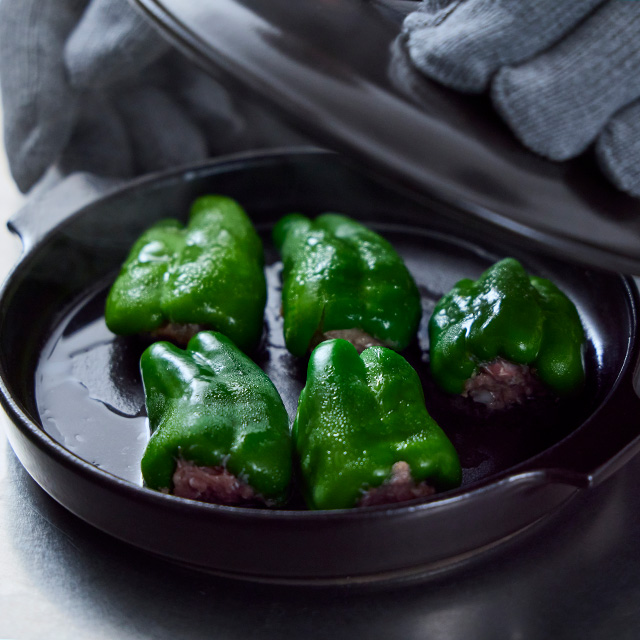 うつわになる波佐見焼のレンジ焼き皿