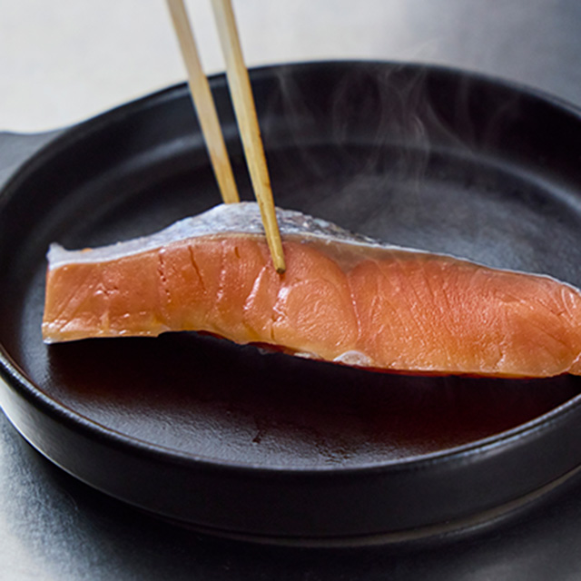 うつわになる波佐見焼のレンジ焼き皿