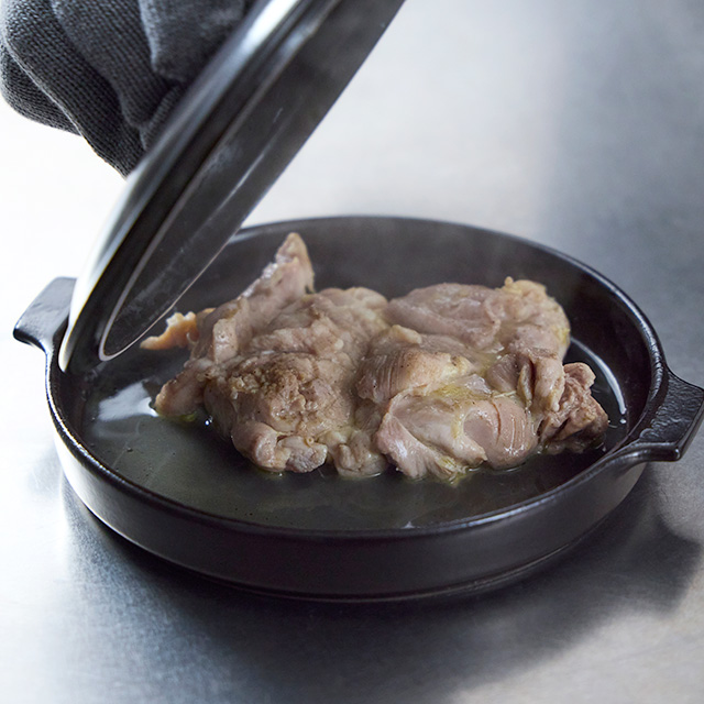 うつわになる波佐見焼のレンジ焼き皿