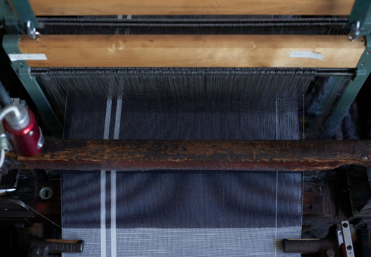 100年前の織機で生まれる希少な布