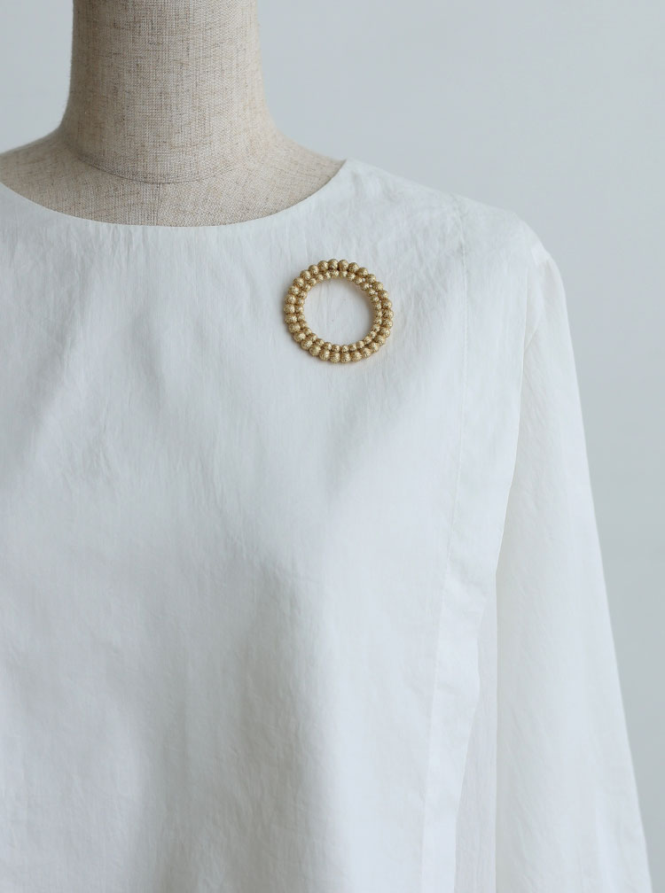 上品で華やかな空気を纏ったアクセサリー コーディネートイメージ