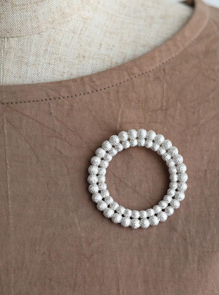 上品で華やかな空気を纏ったアクセサリー コーディネートイメージ