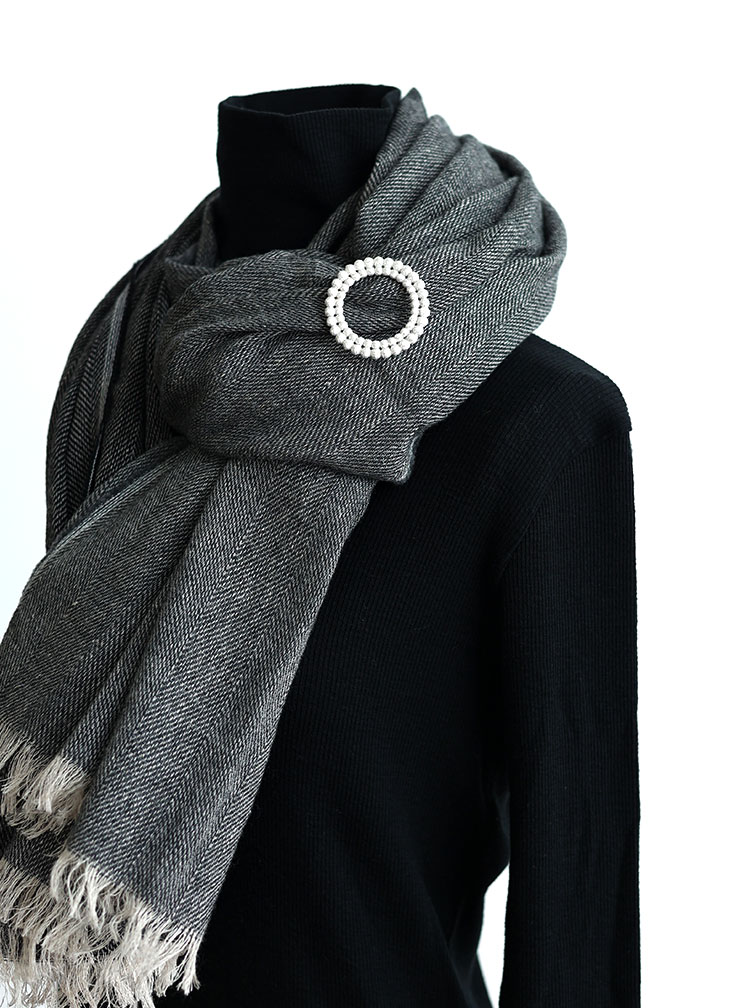 上品で華やかな空気を纏ったアクセサリー コーディネートイメージ