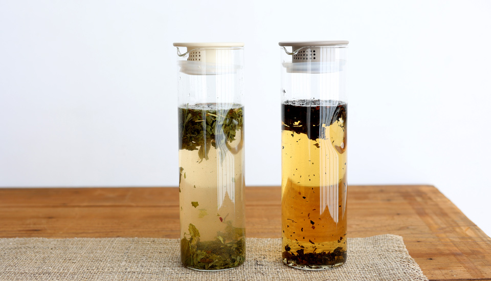 陶器の茶漉し付、淹れる時間を楽しむボトル