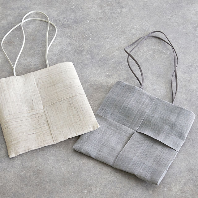 手織り麻格子のバッグ コーディネートイメージ