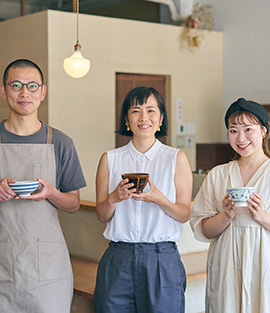 うつわを愛でる3人の、食卓談義