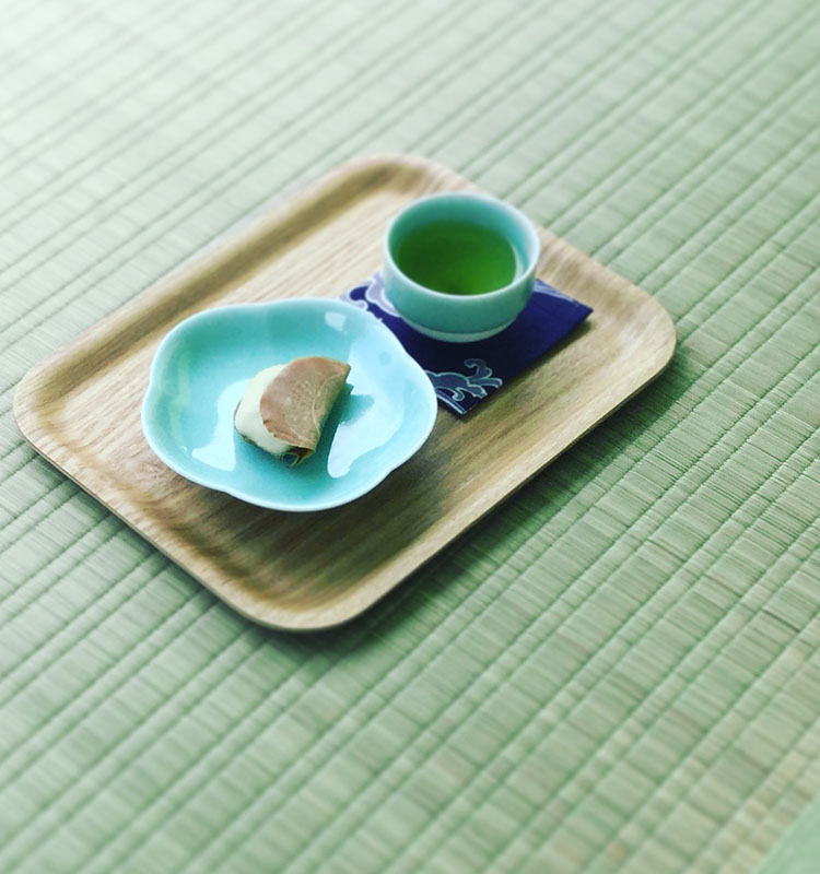 鍋島青磁 煎茶碗と高台皿