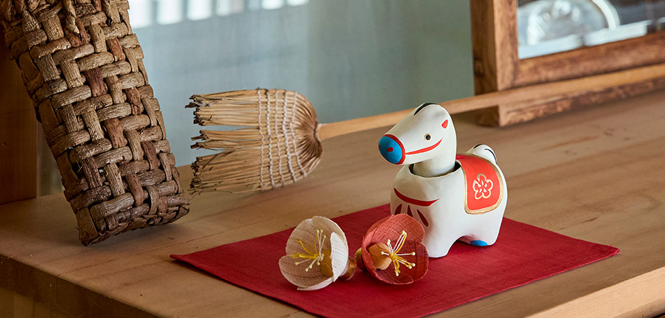 場所を選ばない、小さなお飾りたち