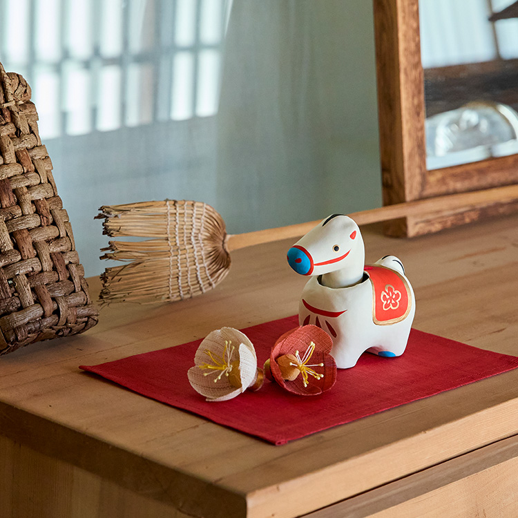 場所を選ばない、小さなお飾りたち