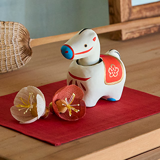 場所を選ばない、小さなお飾りたち