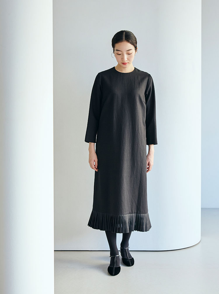 重ね襞のワンピース