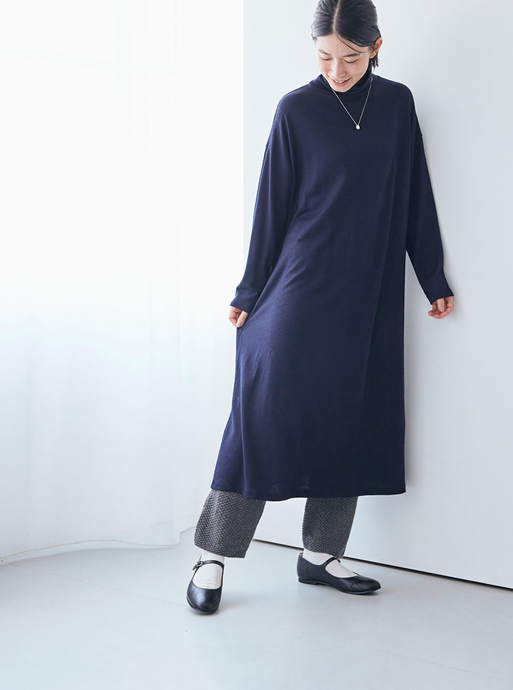 麻の高密度織　タックパンツ