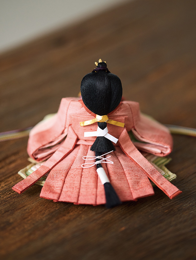 atelier shimura（アトリエシムラ） × 中川政七商店 草木染めの衣裳着雛飾り