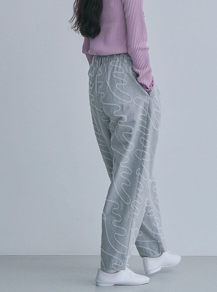 布ぬのテーパードパンツ