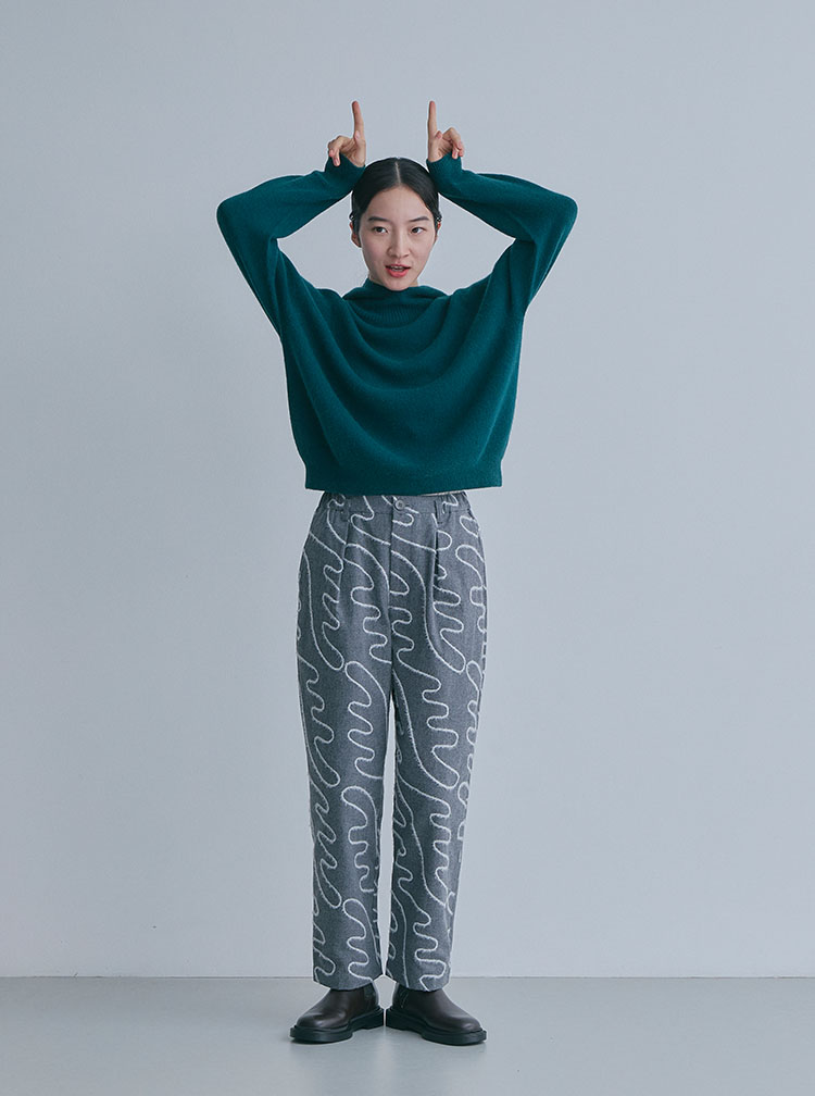 布ぬのテーパードパンツ