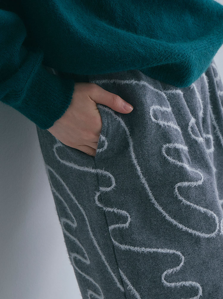 布ぬのテーパードパンツ