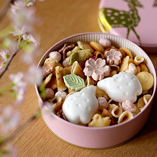 お菓子と飲みもの