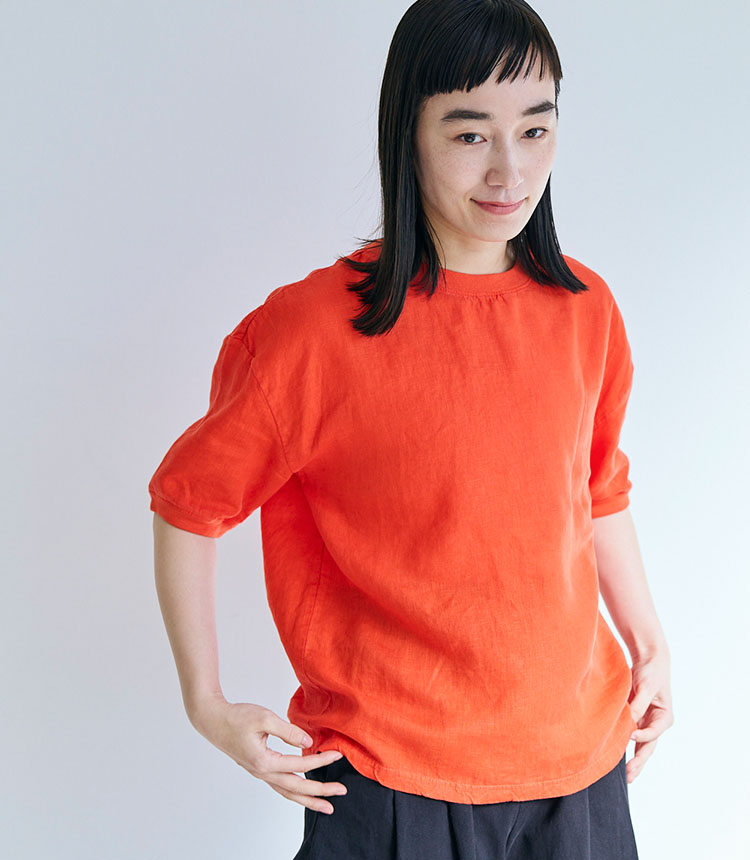 刺繍の半袖チュニック　山路紋
薄墨