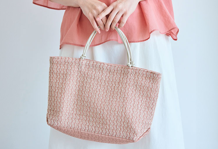 ラッセル編みの服