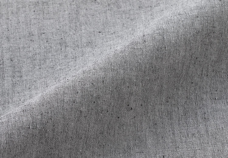 薄手なのに透けにくい、強度に優れたリネン生地