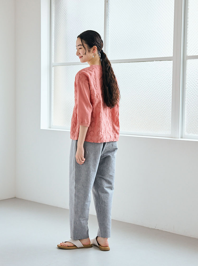 播州織の高密度に織った綿麻のパンツ コーディネートイメージ