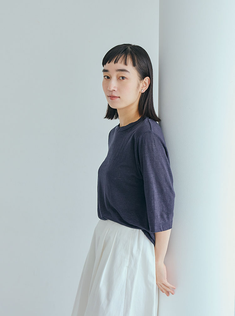 薄手麻ニットのプルオーバー