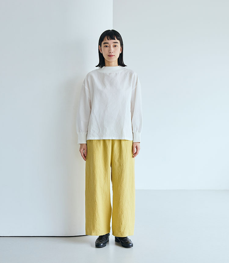 厚手麻のワイドパンツ