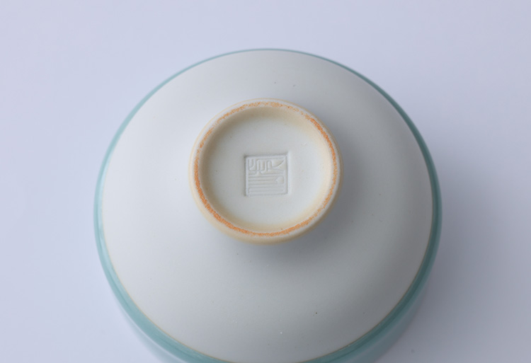 木の節やシミが目立つもの