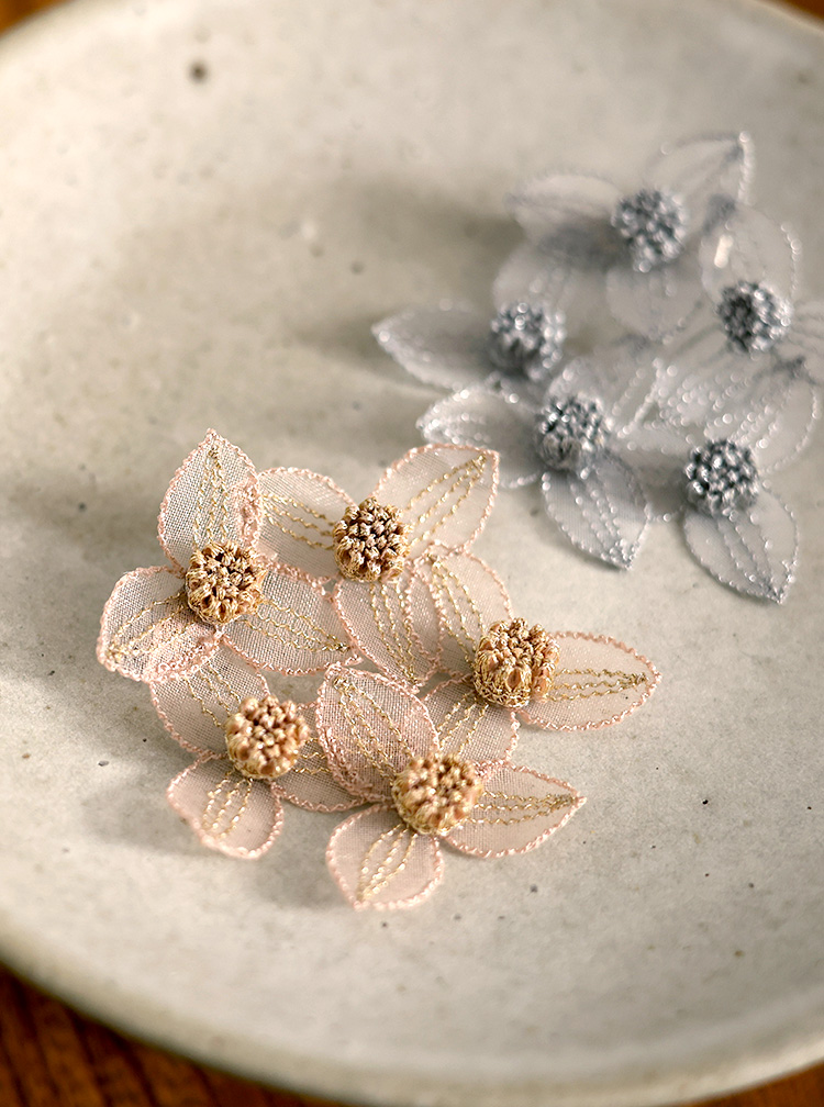 TSUYUKUSA BOUQUET brooch