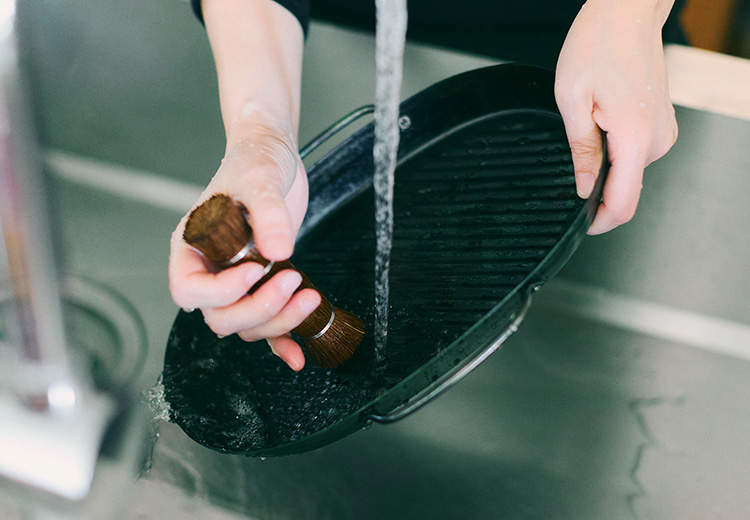 シーズニング不要でお手入れも簡単