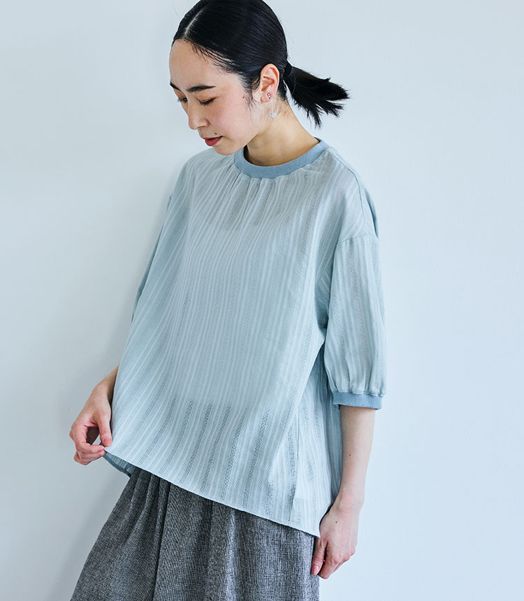 からみ織のプルオーバー／羽織りブラウス