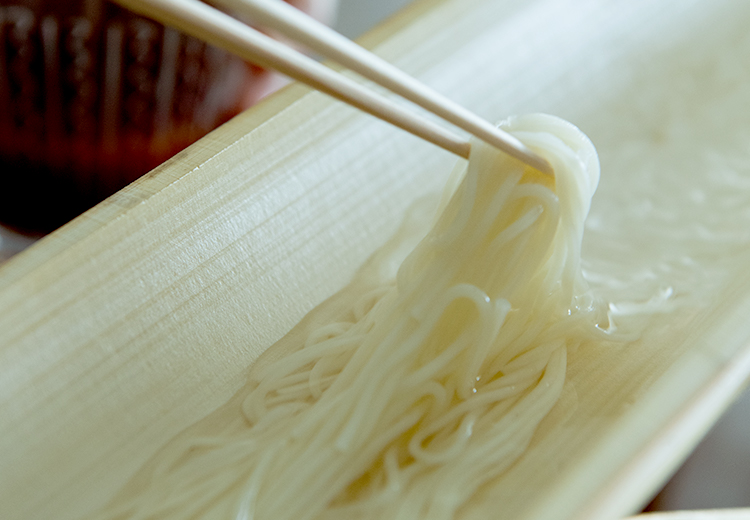 繰り返し使える丈夫な「晒し竹」