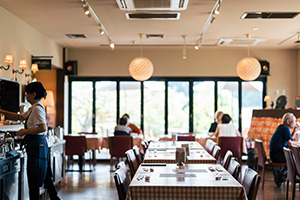 洋食の名店と天理観光の拠点を、ひらく。