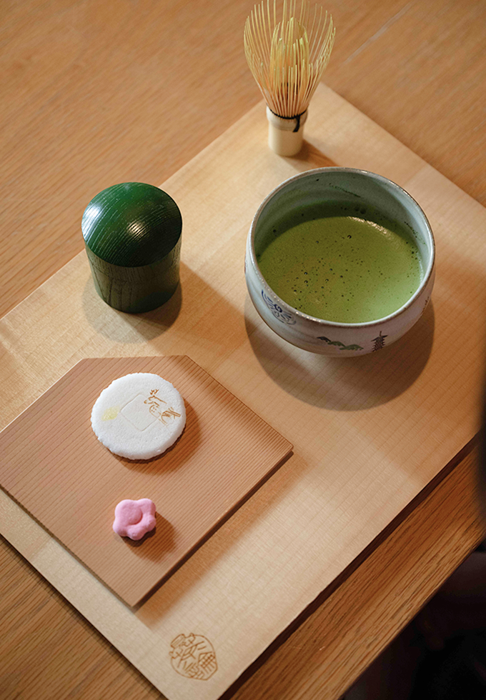 結界５８代行朗書　二重箱【極上品】仕切　お茶道具/共箱 輪島塗 お重箱 2段 （大切にしてください！梅蒔絵 輪島塗 御重