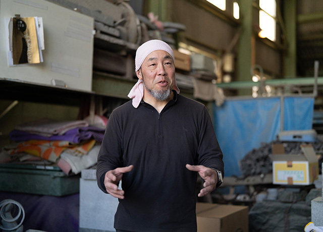 島本石材工業4代目の島本健一郎さん
