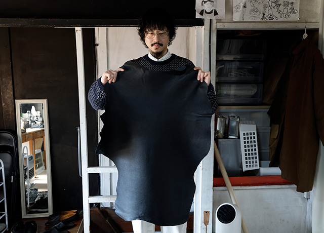 全長1mほどの鹿革。