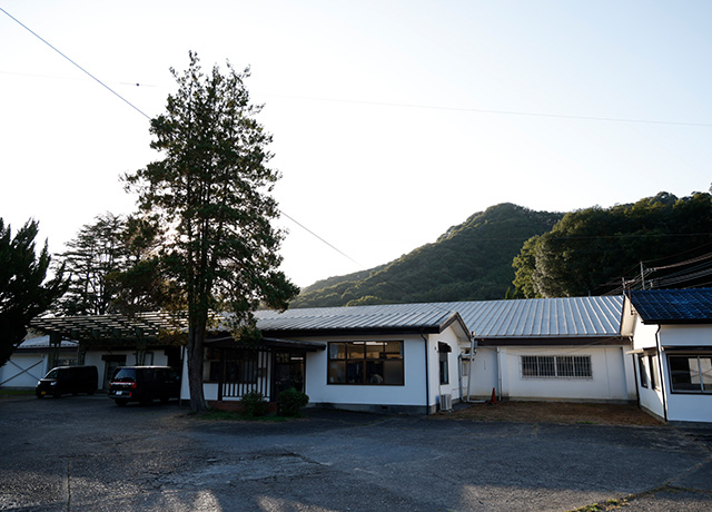 山麓にある桐生整染商事株式会社の工場