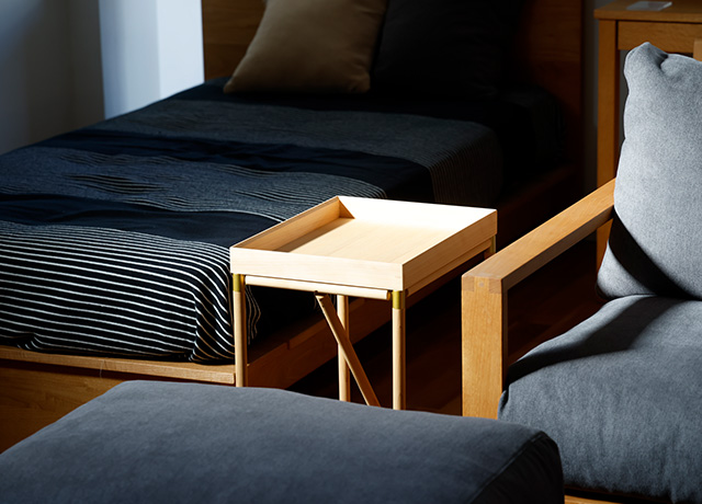 △BRACEシリーズのサイドテーブル。デザインはミラノ在住のデザイナー・竹田克哉さん。