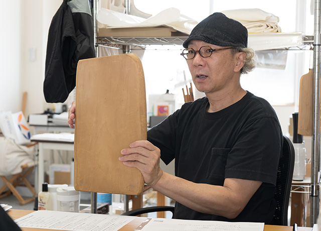 妻のために作った、いちょうの木のまな板。これが「woodpecker」の原点となった