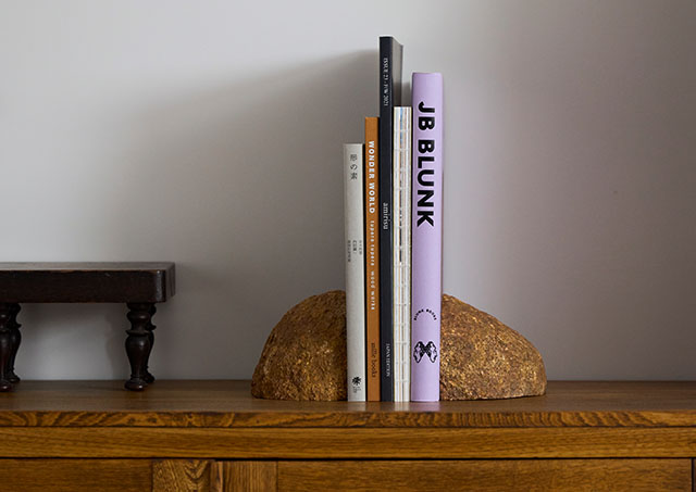 石の肌を活かしたアロマディフューザー