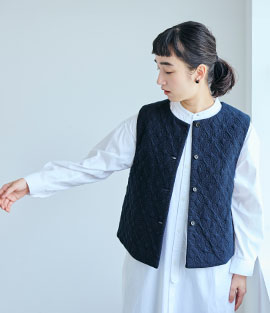 春の刺繍服