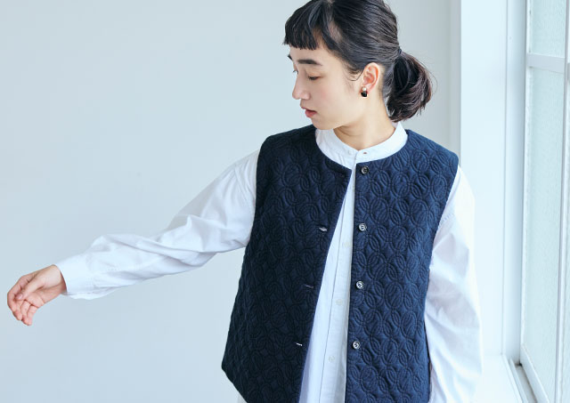 春の刺繍服