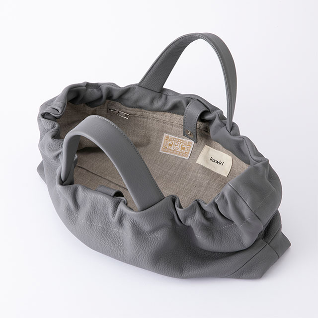 鹿革の横長ギャザートート