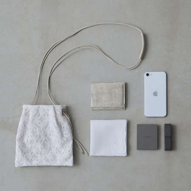 刺繍のポシェット