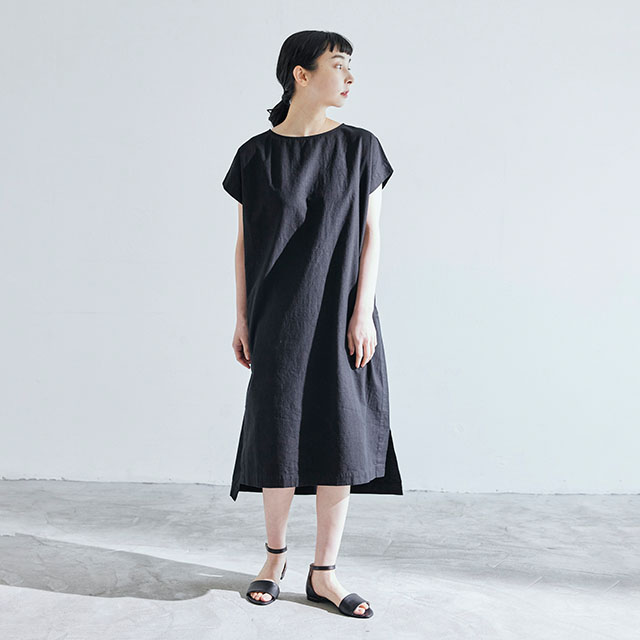 縦長のラインで、すっきりとした印象に