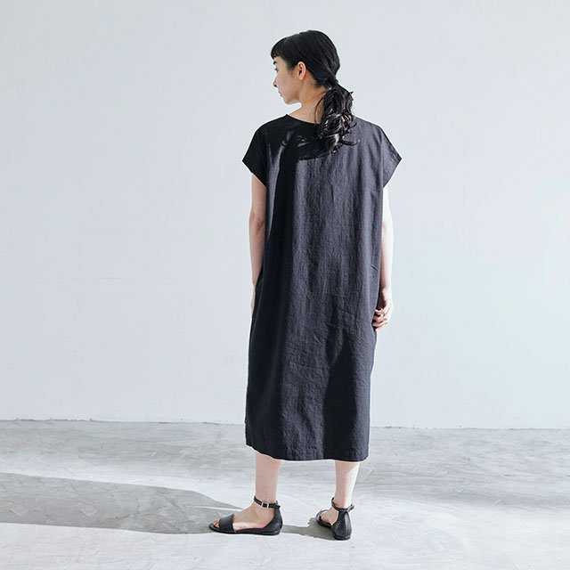 縦長のラインで、すっきりとした印象に