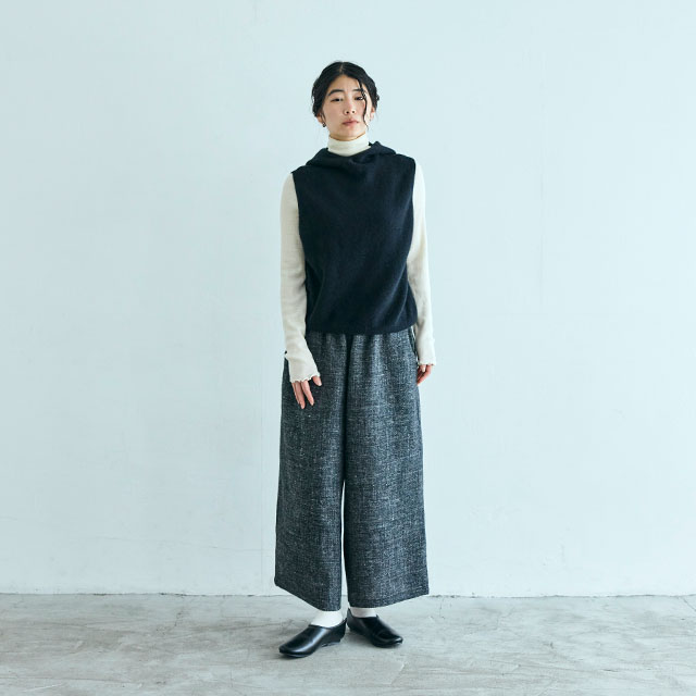 ウールフォックスのライトニットパーカーベスト