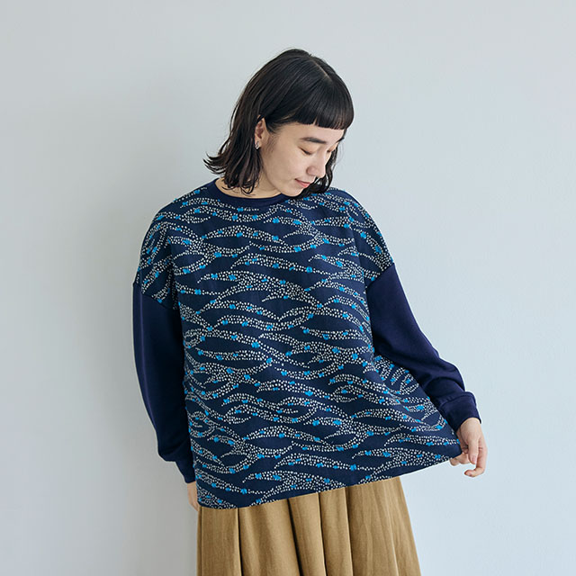 めぐり布 後ろボタンカットソー