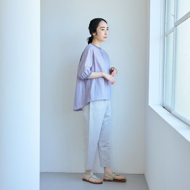 からみ織のプルオーバー