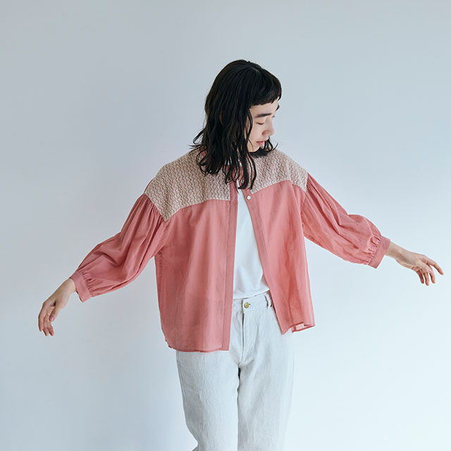 ラッセル編みの羽織りブラウス